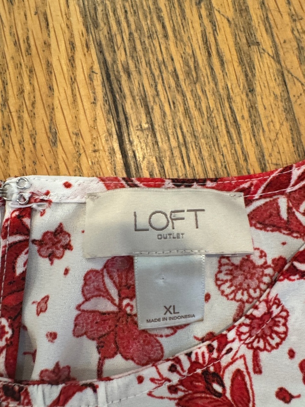 LOFT Outlet Red and White Floral Tank Top Size:XL - Picture 2 of 9